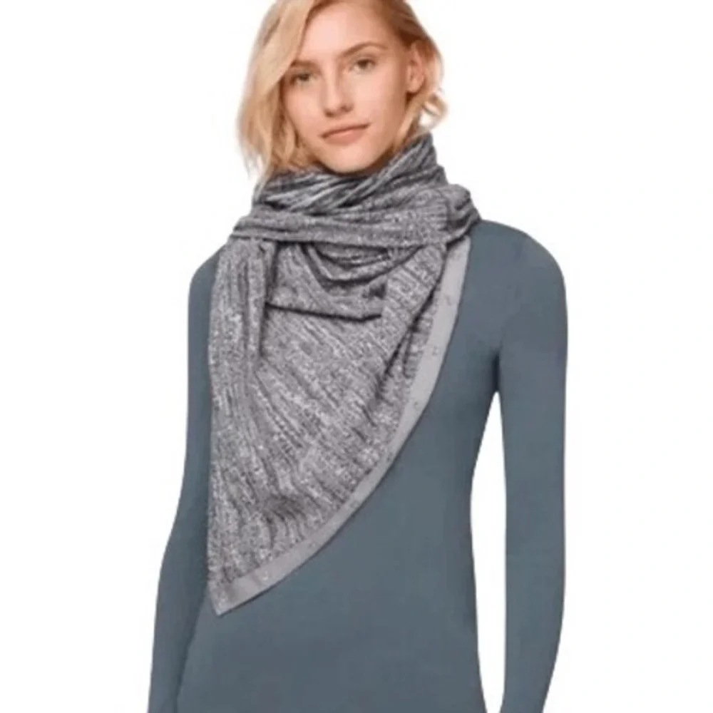 Lululemon Vinyasa Scarf Heathered Grey‎ White Space Dye Snap Multi-Way Wrap OS